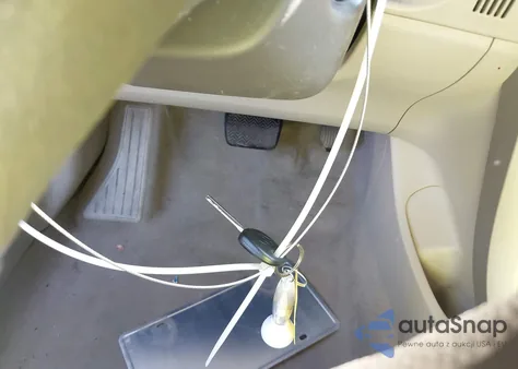 2010 Toyota Corolla z USA, uszkodzony, nr VIN 2T1BU4EE5AC379738